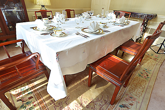 Irish Rose Tablecloths